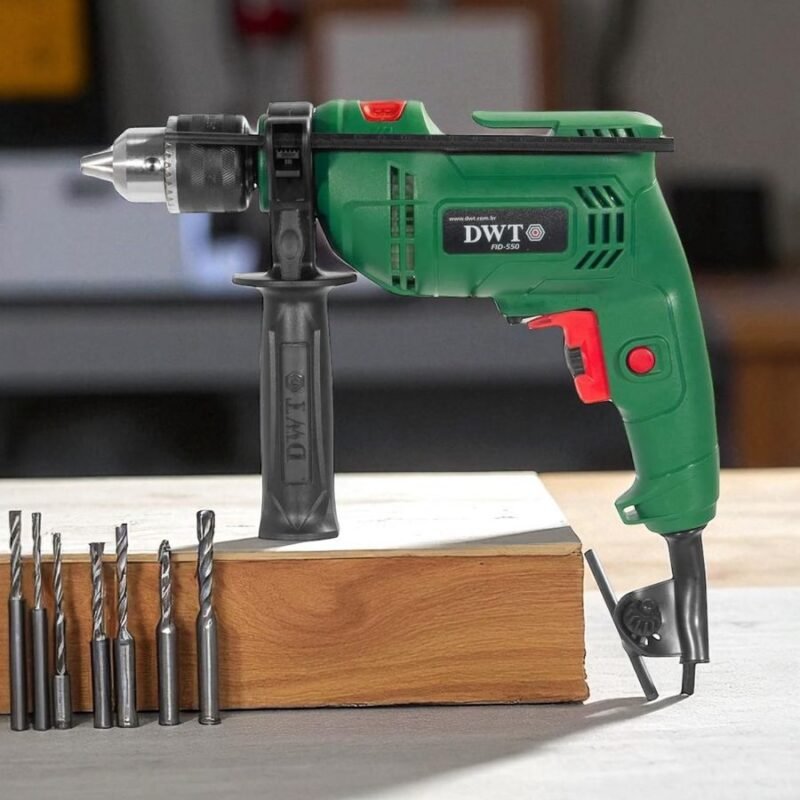 FURADEIRA REVERSÍVEL COM IMPACTO DWT 550W